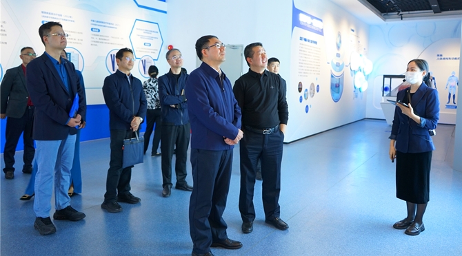 202404171013317e 昭通市人民当局副市长赖志鸿一行光临拉霸LABA360|官方网站生物调研领导